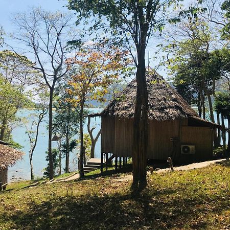 Sunwaree Phi Phi Resort Екстер'єр фото
