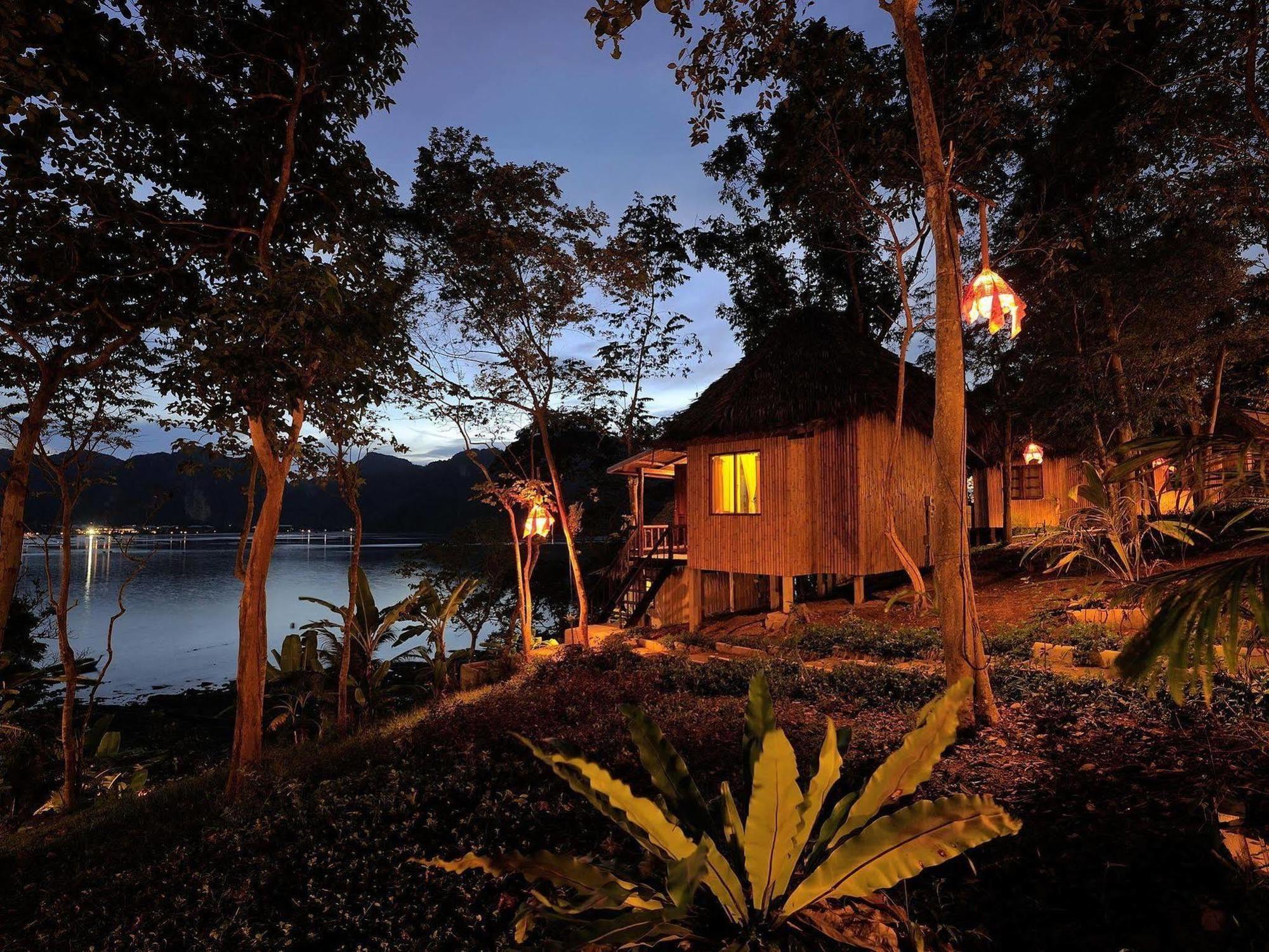 Sunwaree Phi Phi Resort Екстер'єр фото