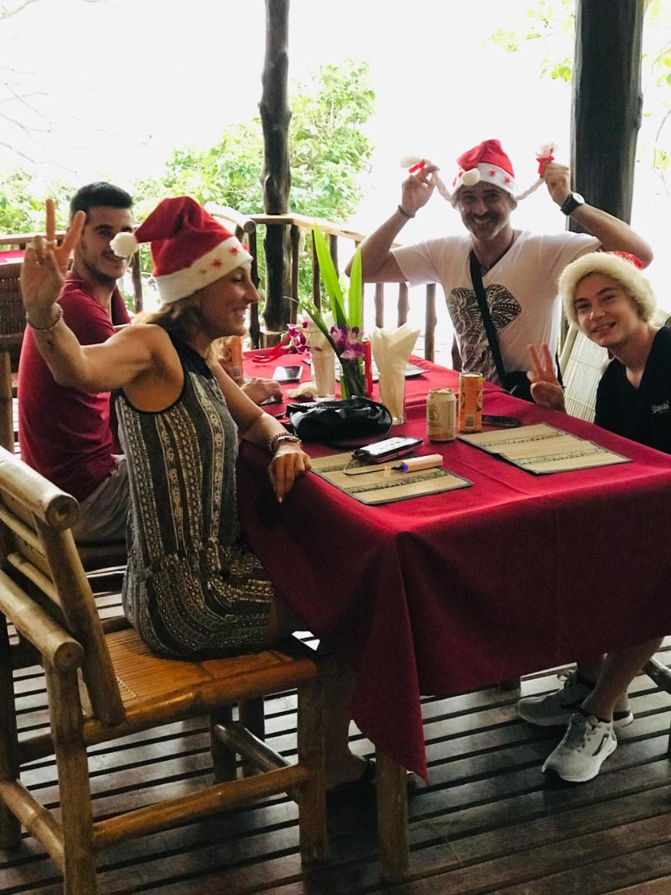 Sunwaree Phi Phi Resort Екстер'єр фото