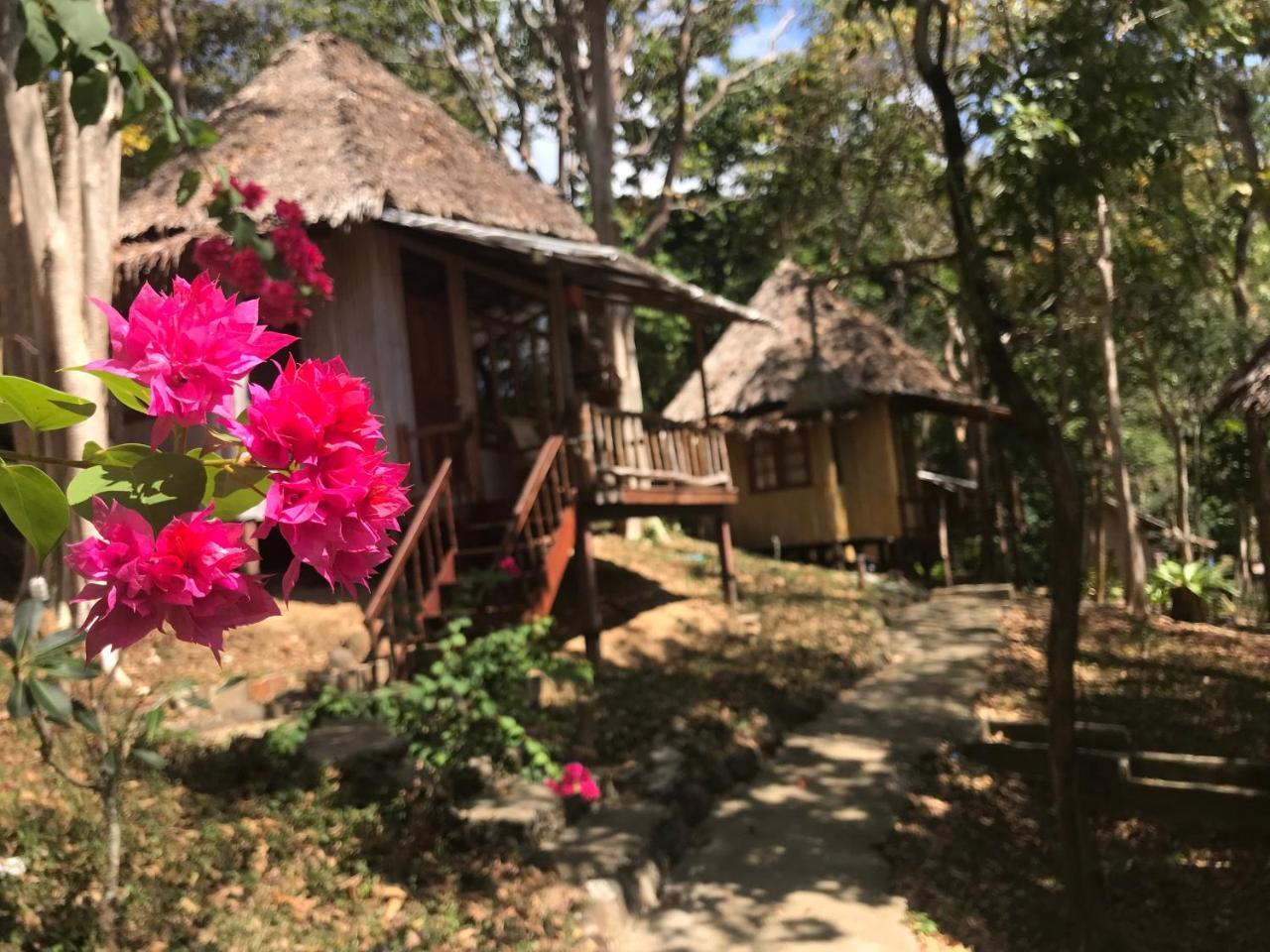 Sunwaree Phi Phi Resort Екстер'єр фото