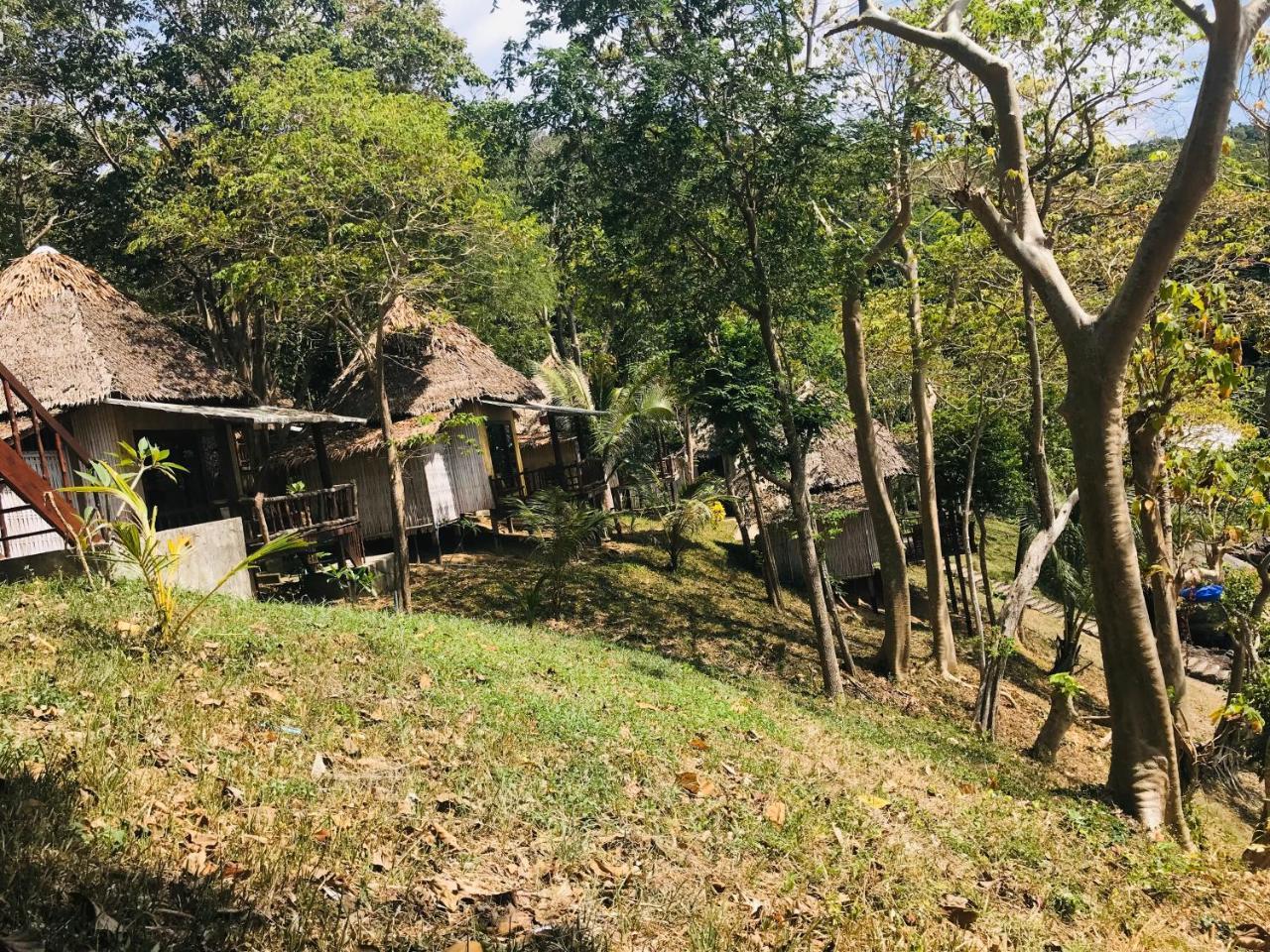 Sunwaree Phi Phi Resort Екстер'єр фото