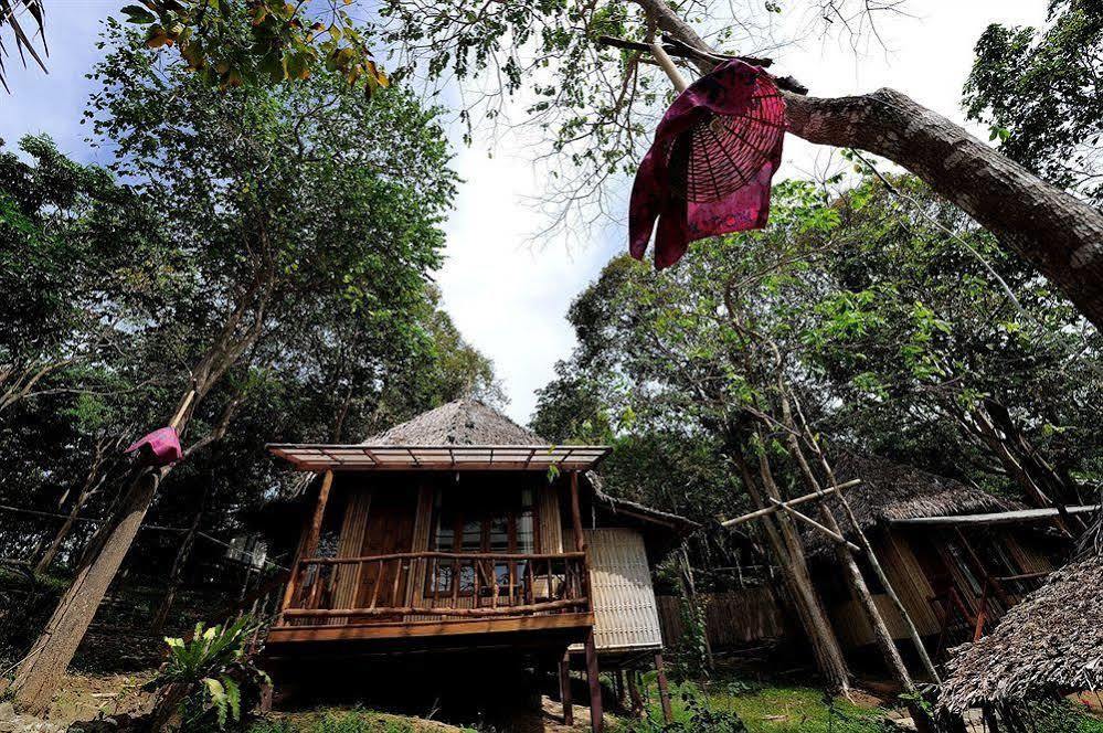 Sunwaree Phi Phi Resort Екстер'єр фото